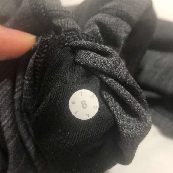 LULULEMON dark grey color leggings SIZE8 - Picture 4 of 4